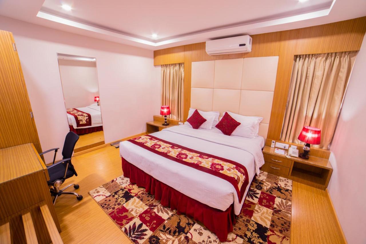 בירטנגר Hotel Harrison Palace מראה חיצוני תמונה